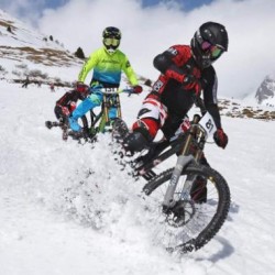 Как правильно тормозить на велосипеде в зимнее время.